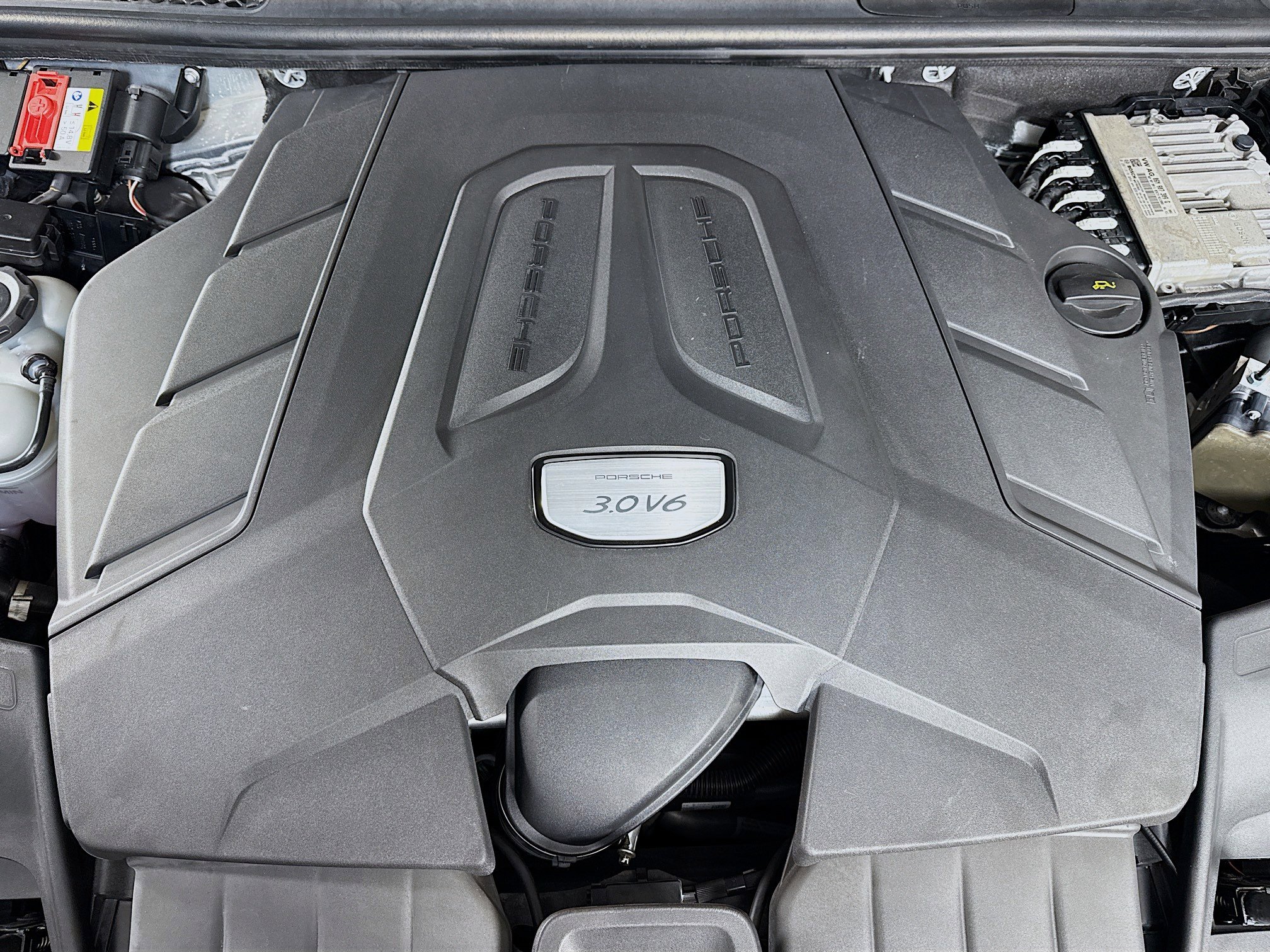 Used 2020 Porsche Cayenne image 37