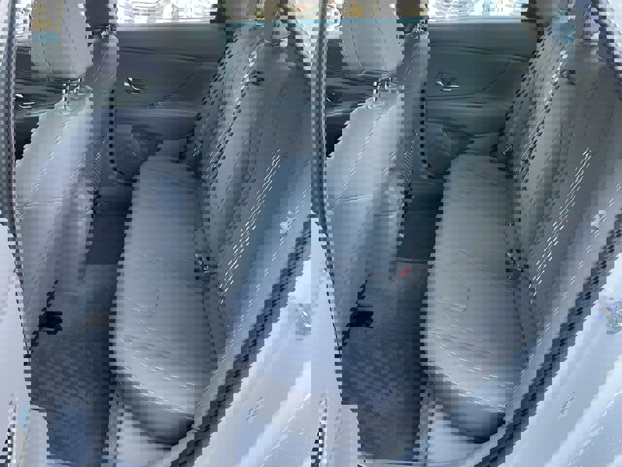 Used 2025 Hyundai Elantra SEL image 15