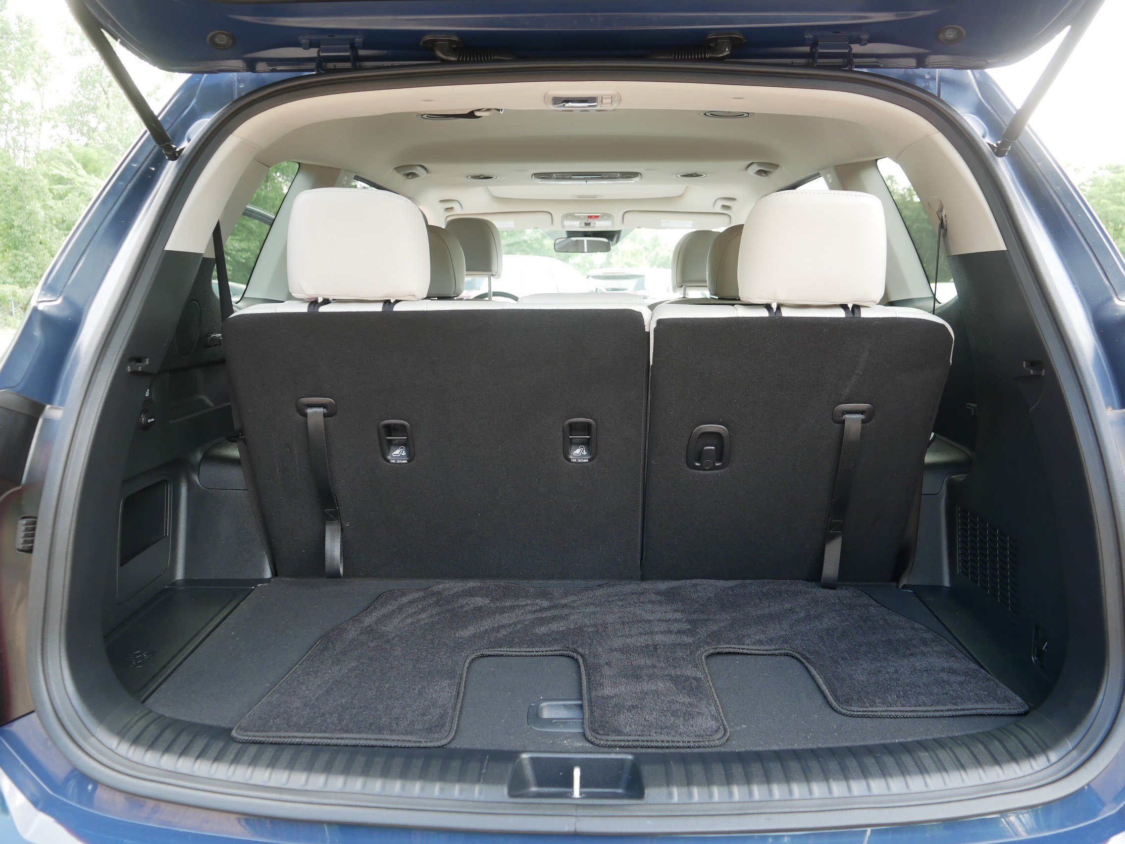 Certified 2024 Kia Telluride S w/ S Sunroof Package AWD/4WD image 17