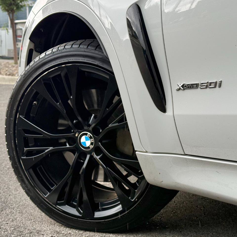 Used 2019 BMW X6 xDrive50i w/ M Sport Package AWD/4WD image 22