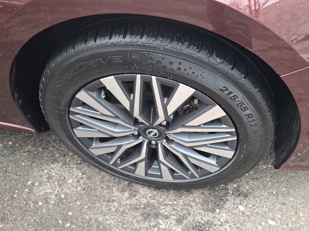 Used 2024 Nissan Altima 2.5 SV image 9