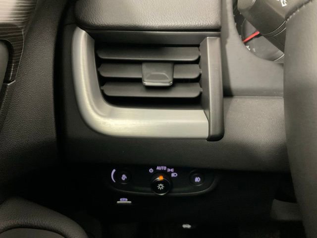 Used 2024 GMC Terrain SLT image 18