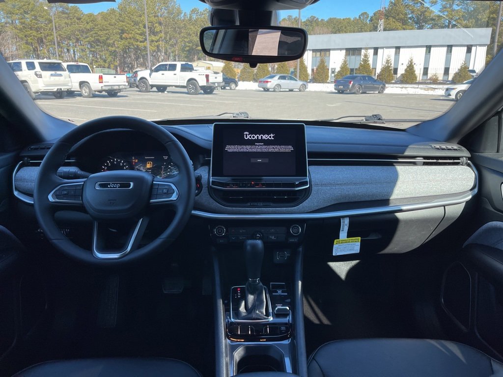 Certified 2024 Jeep Compass Latitude image 8