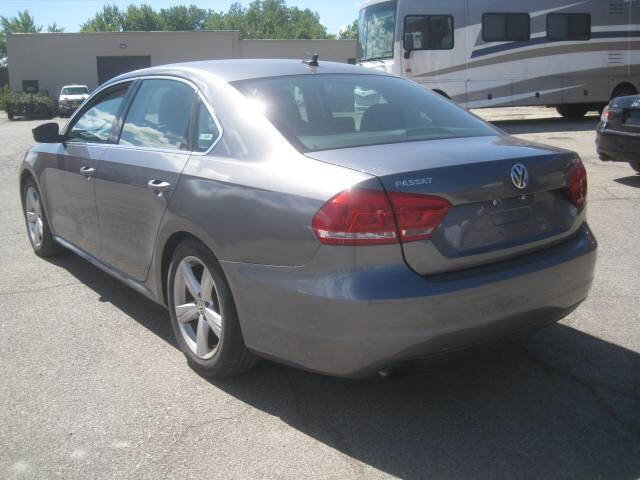 Used 2015 Volkswagen Passat 1.8T SE image 7