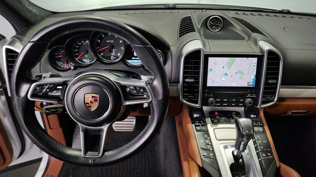 Used 2017 Porsche Cayenne GTS image 16