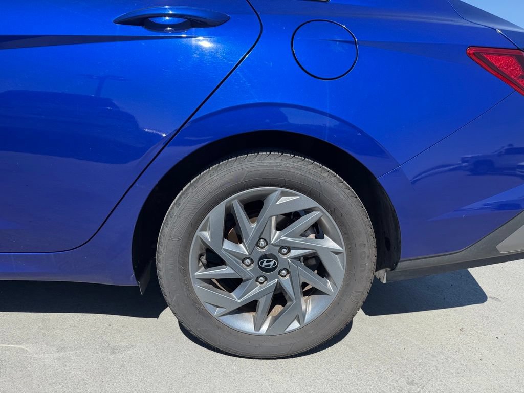 Used 2024 Hyundai Elantra SEL FWD image 3