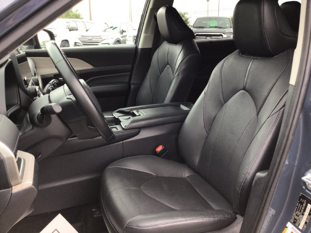 Used 2024 Toyota Grand Highlander AWD image 10