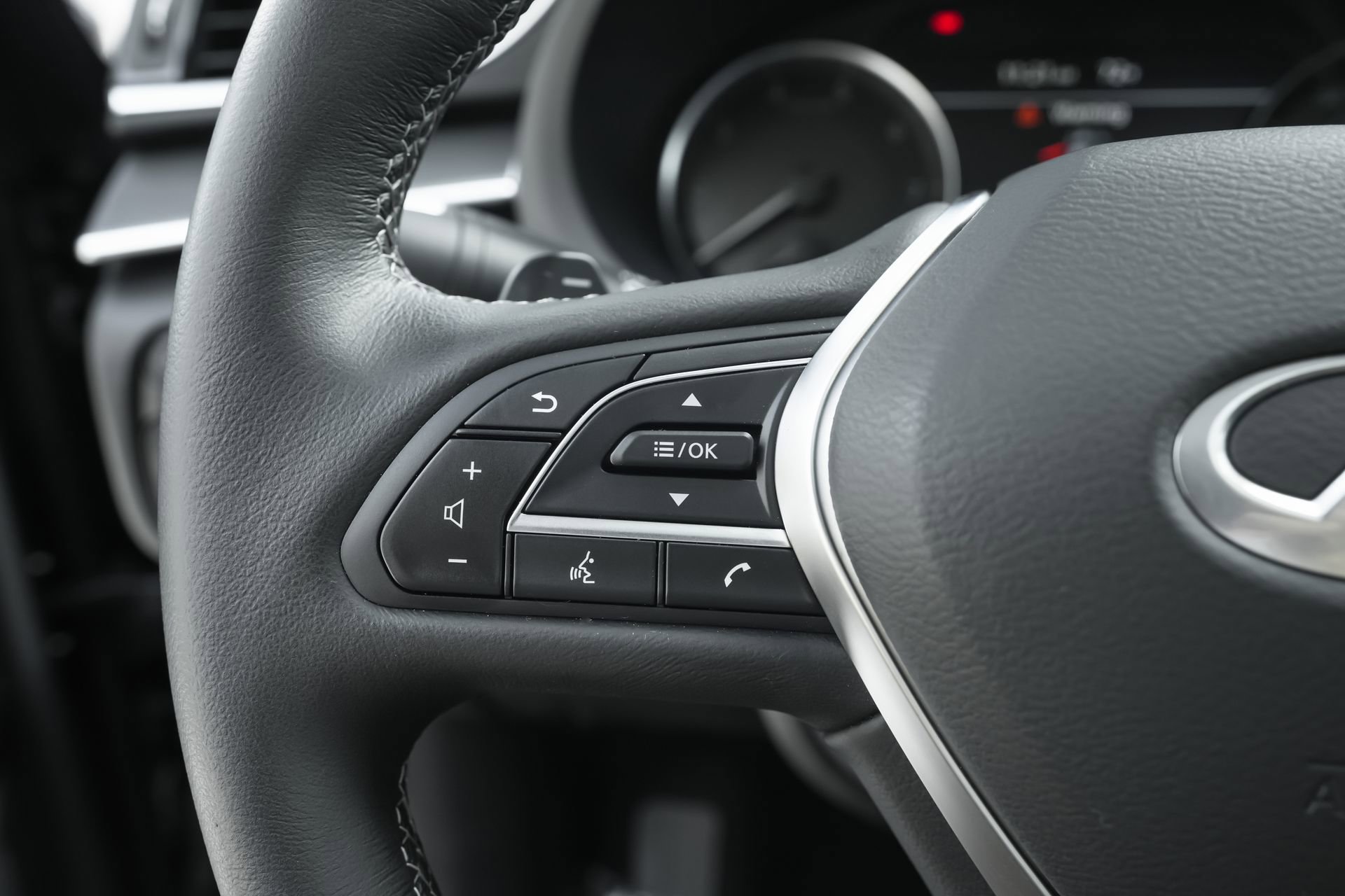 Used 2025 INFINITI QX50 Luxe image 14