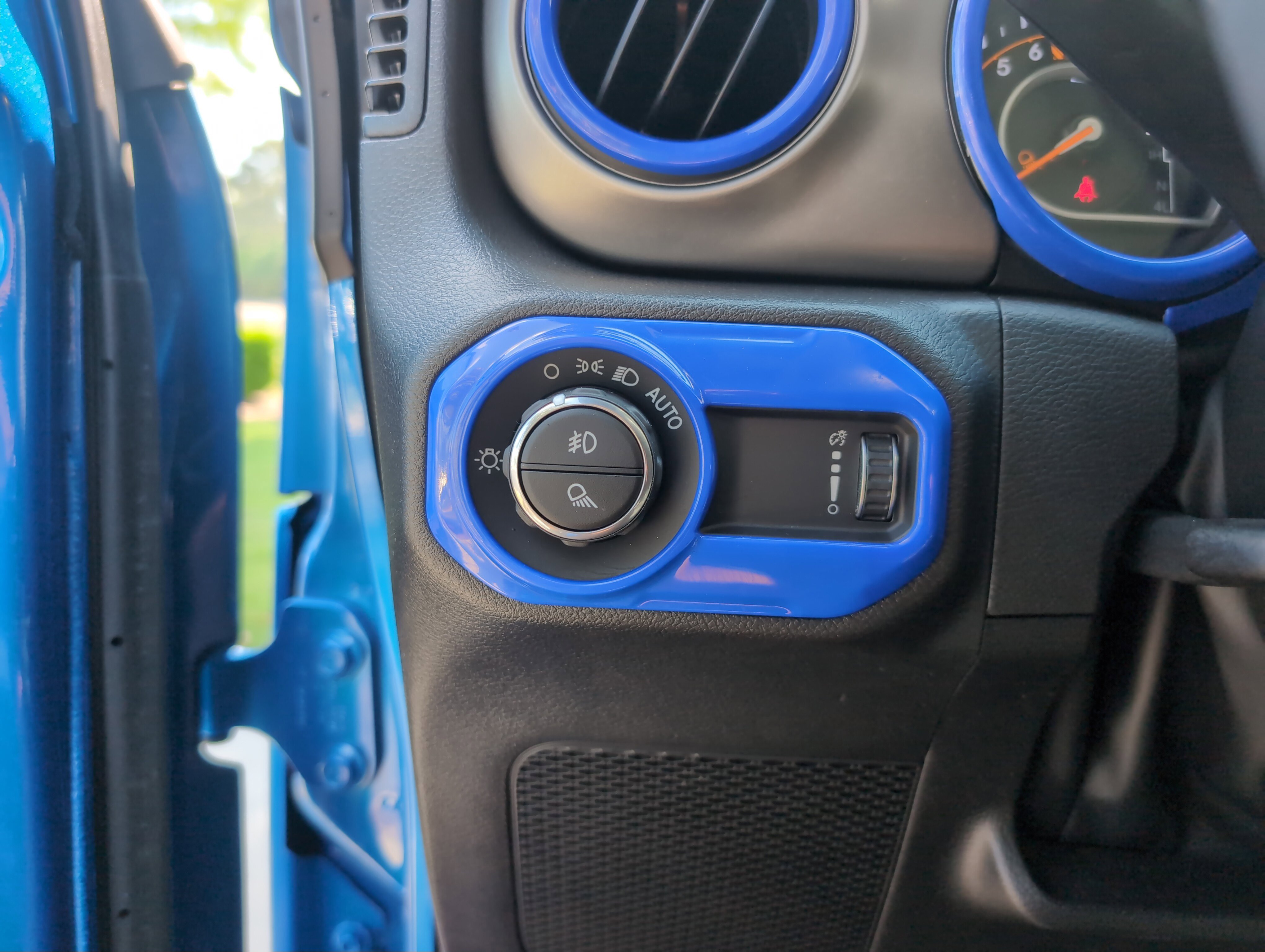 Used 2023 Jeep Gladiator Willys image 35