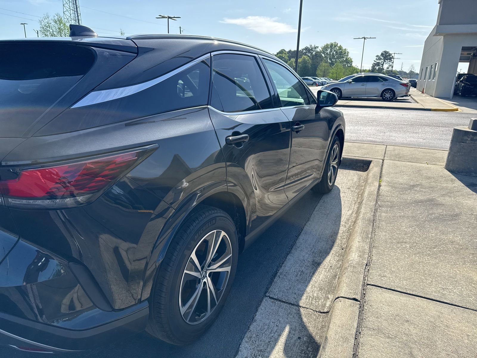 Used 2024 Lexus RX 350 Premium w/ Accessory Package (Z1) image 4