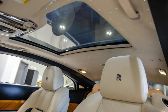 Used 2017 Rolls-Royce Wraith RWD image 6