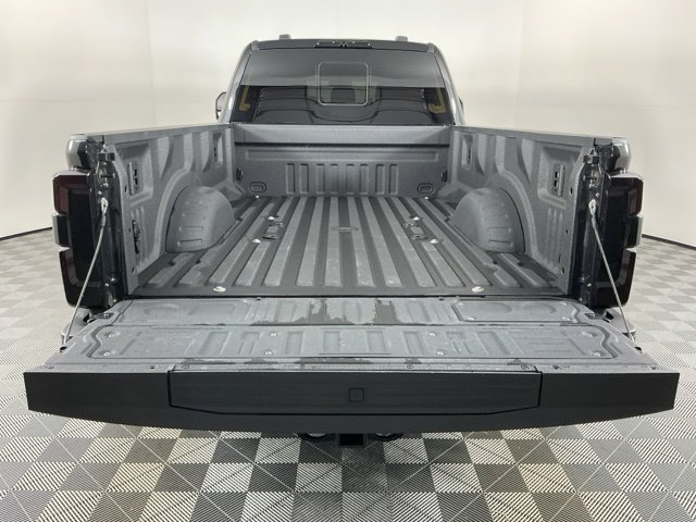 Certified 2025 Ford F450 Platinum w/ FX4 Off-Road Package AWD/4WD image 7