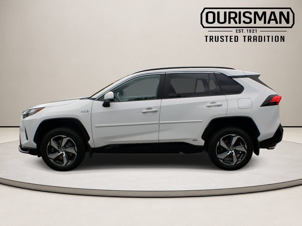 Used 2022 Toyota RAV4 SE w/ Weather & Moonroof Package AWD/4WD image 6