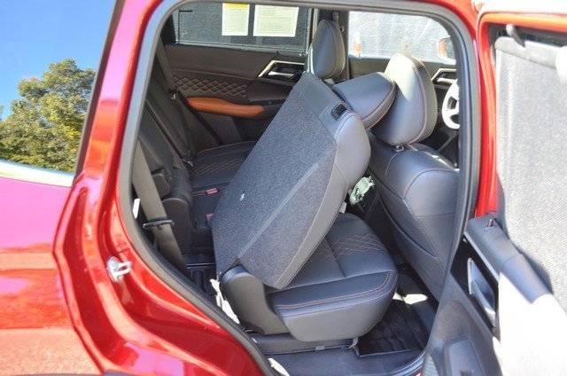 Used 2023 Mitsubishi Outlander SEL image 39