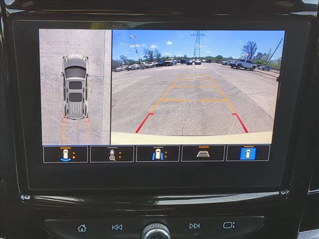 Used 2023 Chevrolet Traverse LT image 13