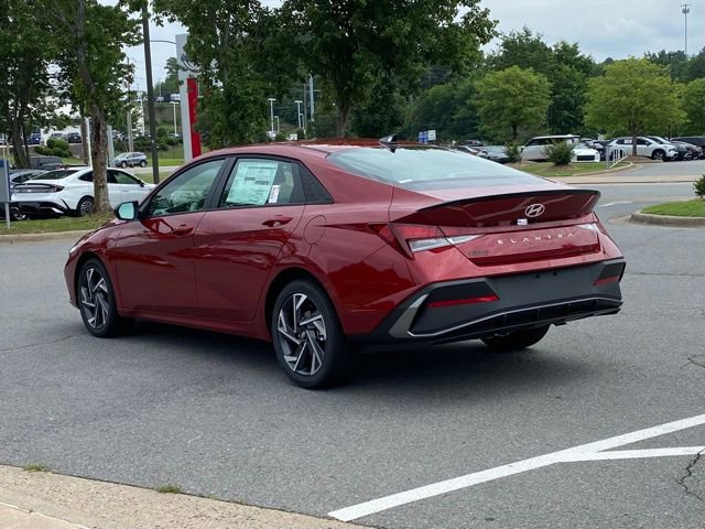 Certified 2025 Hyundai Elantra SEL image 5