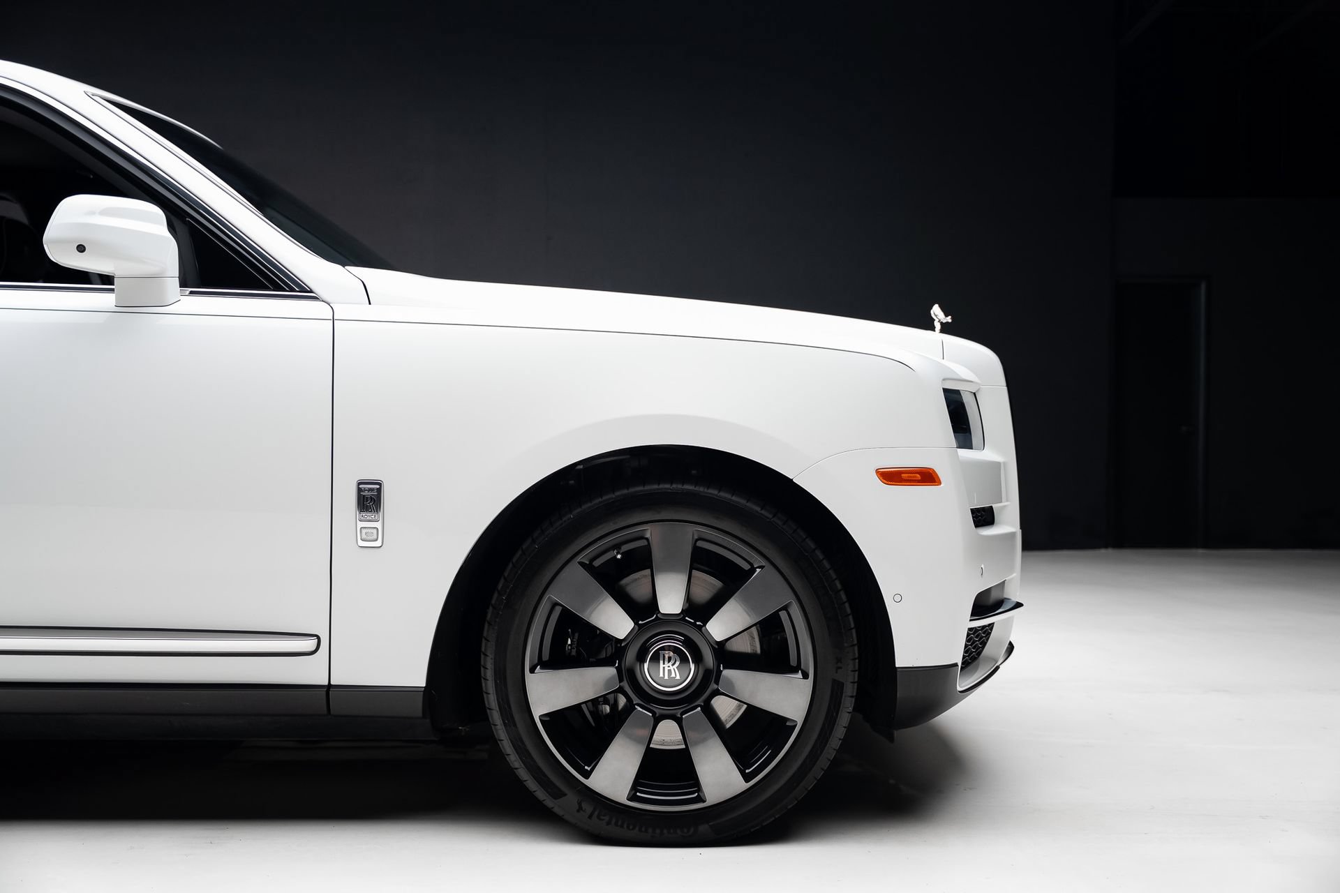 Used 2024 Rolls-Royce Cullinan w/ Cullinan Package AWD/4WD image 40