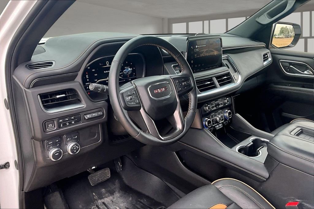 Used 2023 GMC Yukon AT4 w/ Technology Package AWD/4WD image 13