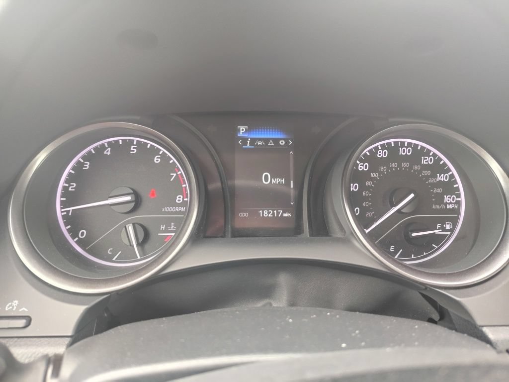 Used 2023 Toyota Camry SE FWD image 3
