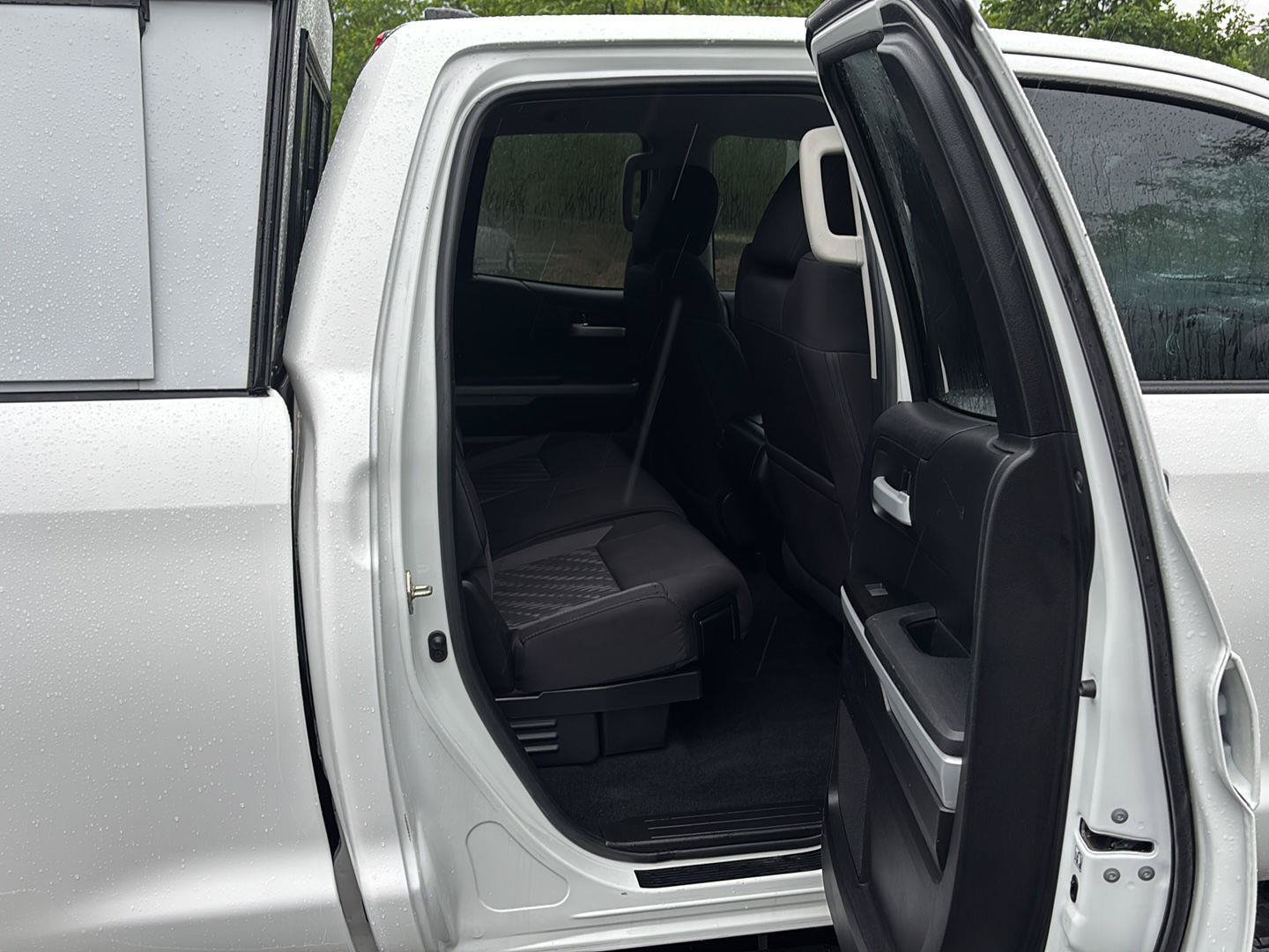 Used 2020 Toyota Tundra SR5 w/ SR5 Upgrade Package AWD/4WD image 17