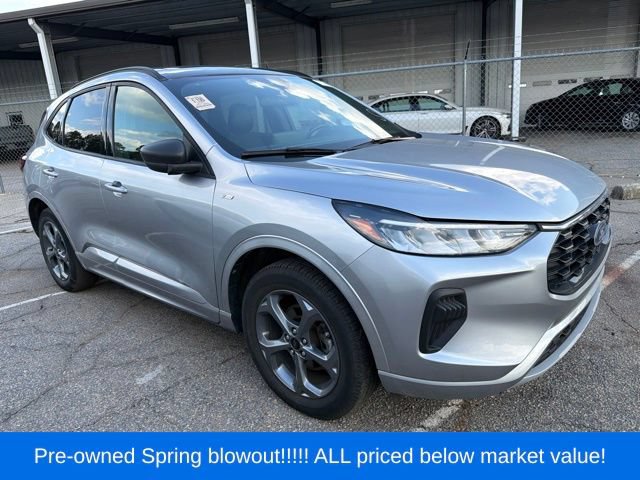 Used 2023 Ford Escape ST-Line w/ Tech Pack #1 AWD/4WD image 9