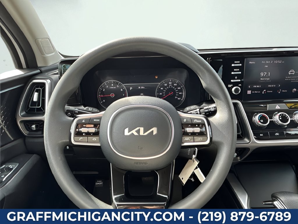 Used 2023 Kia Sorento LX FWD image 12