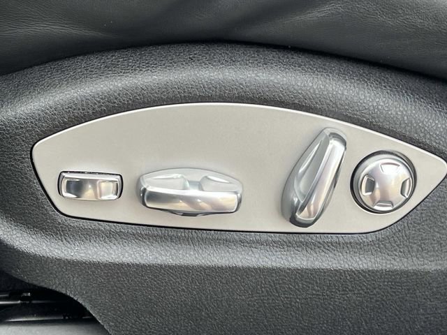 Used 2020 Porsche Macan AWD/4WD image 35