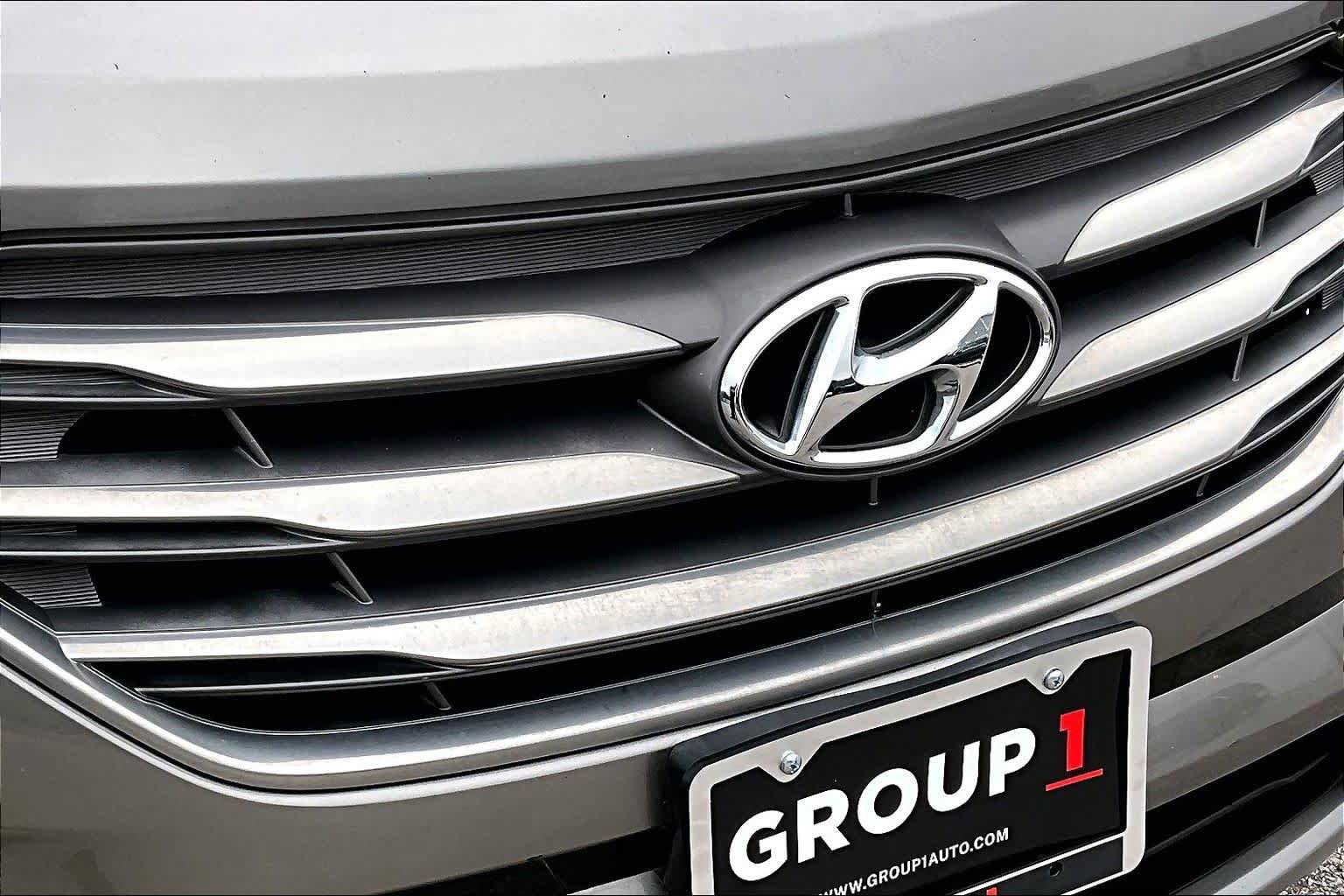 Used 2017 Hyundai Santa Fe Sport FWD image 29