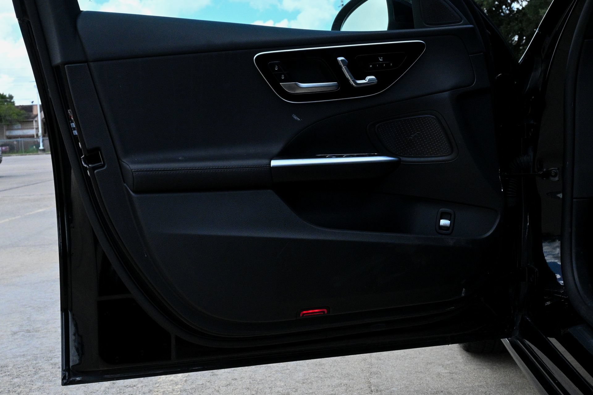 Used 2025 Mercedes-Benz C 300 Sedan image 17