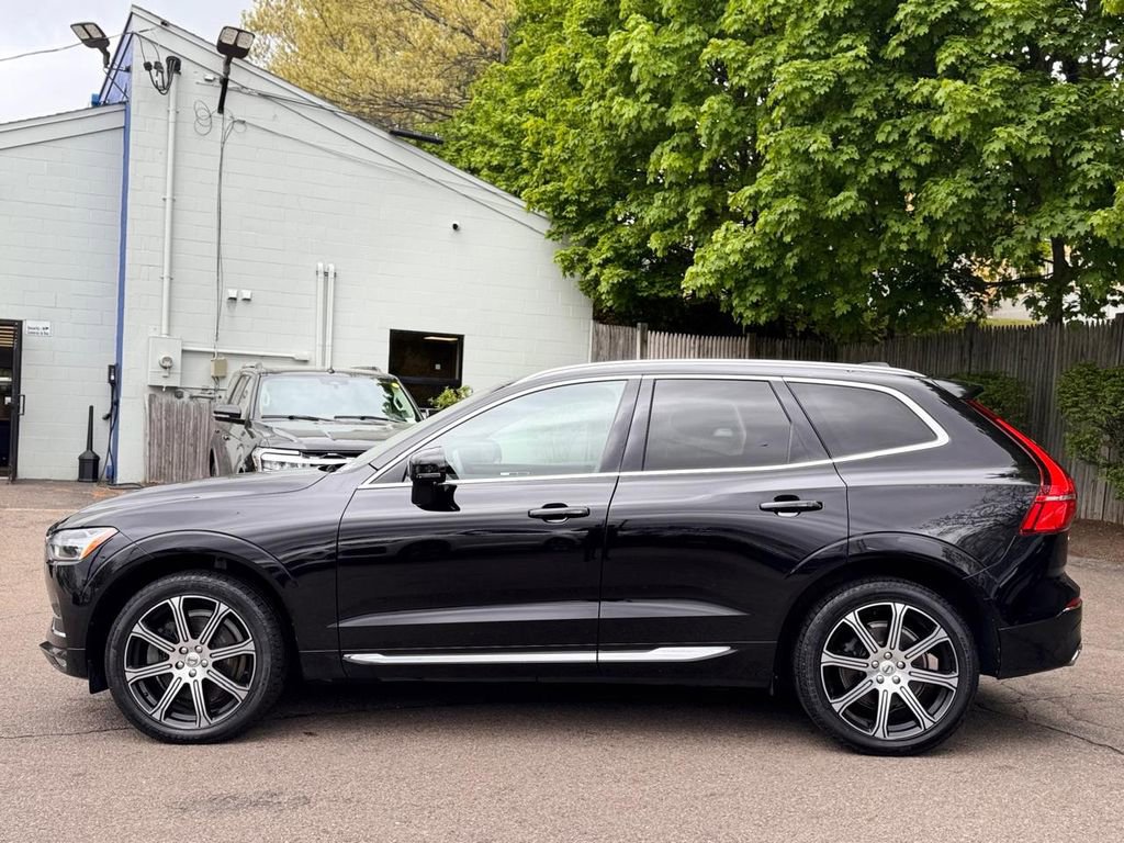 Used 2020 Volvo XC60 T6 Inscription w/ Protection Package AWD/4WD image 3
