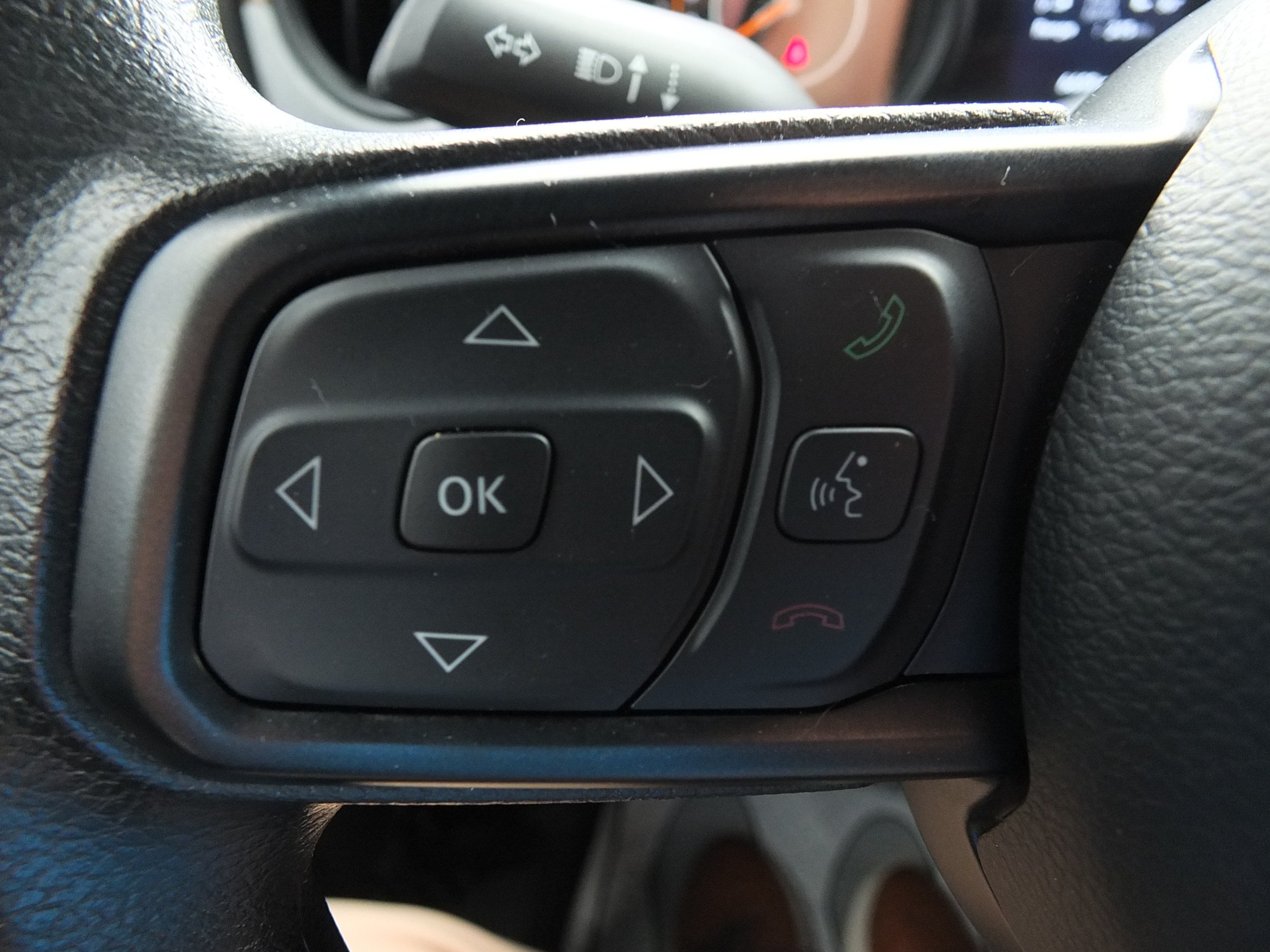 Used 2025 Jeep Wrangler Sport AWD/4WD image 17