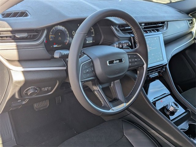 New 2025 Jeep Grand Cherokee Altitude image 11