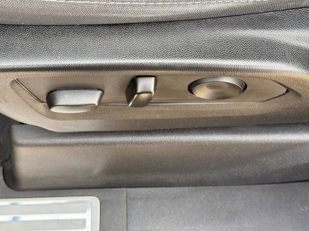 Used 2022 Chevrolet Silverado 1500 RST image 18