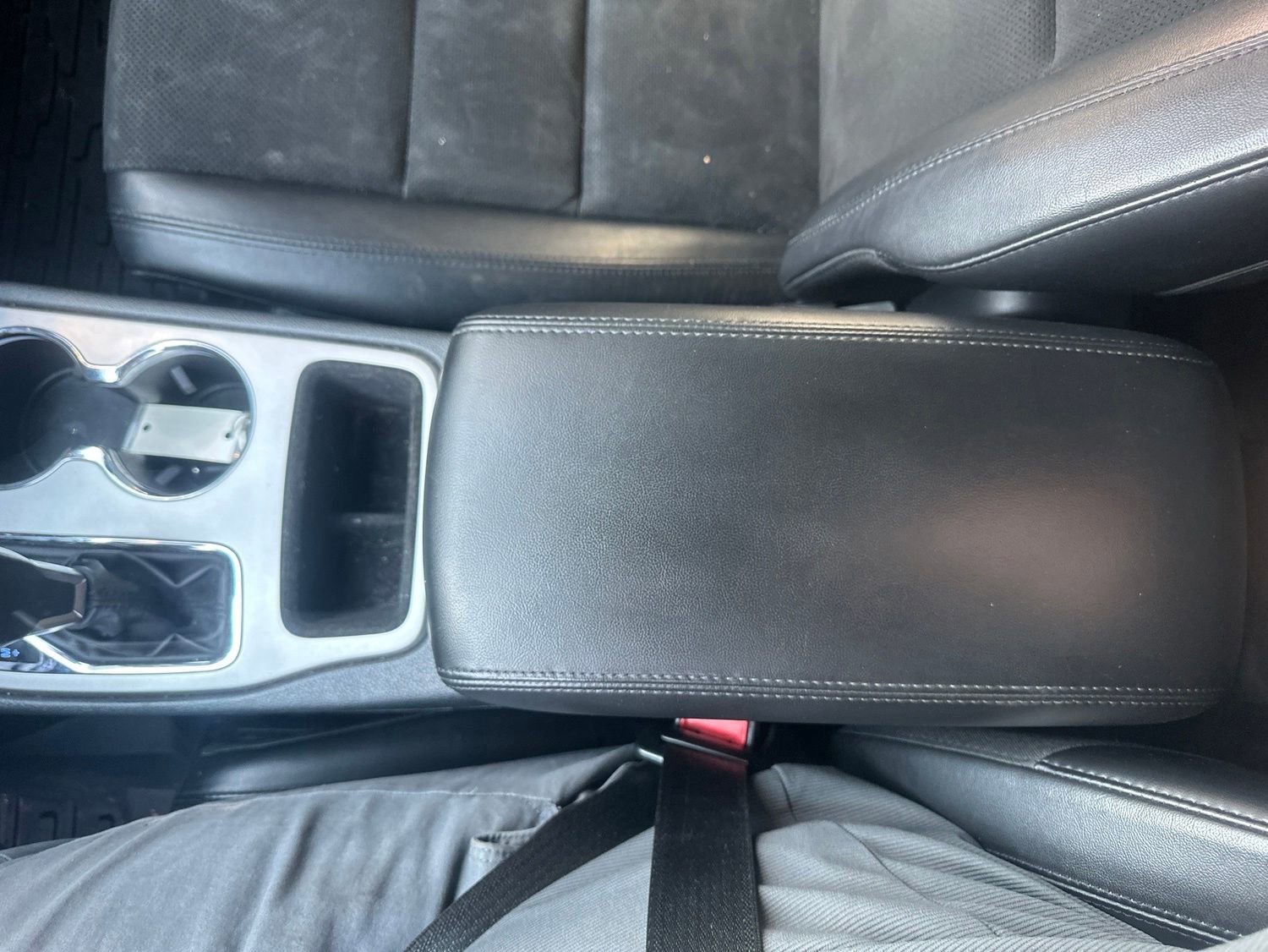 Used 2019 Jeep Grand Cherokee Altitude AWD/4WD image 30
