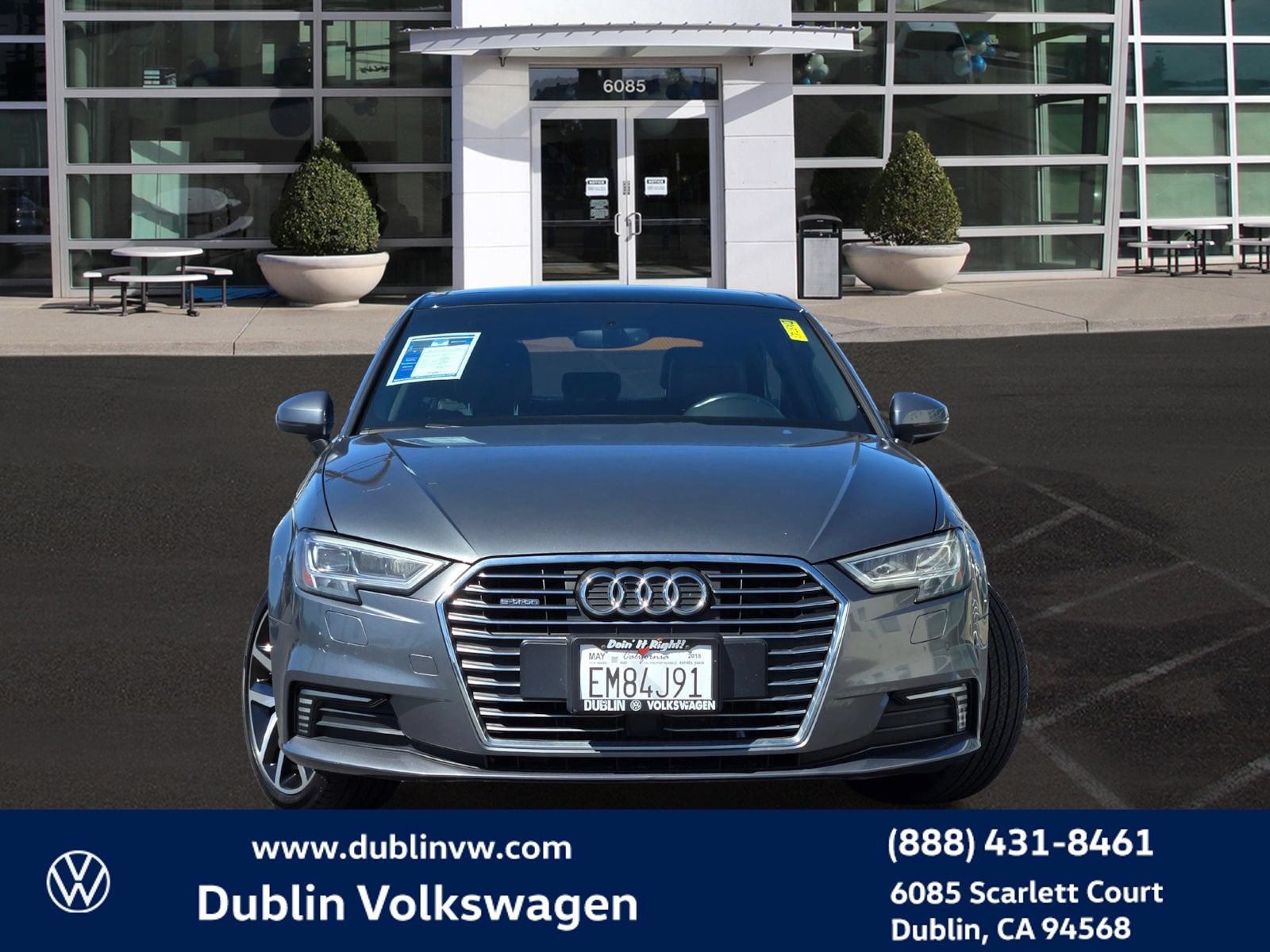 Used 2018 Audi A3 e-tron Premium Plus w/ Technology Package FWD image 2