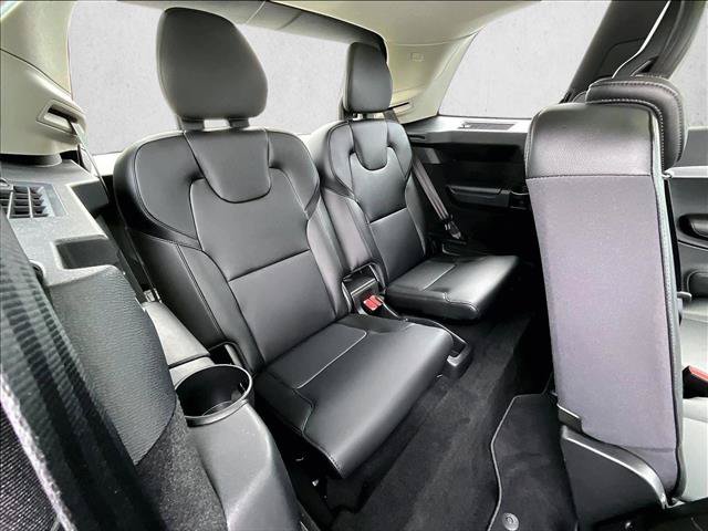 Used 2021 Volvo XC90 T5 Momentum w/ Protection Package Premier FWD image 30