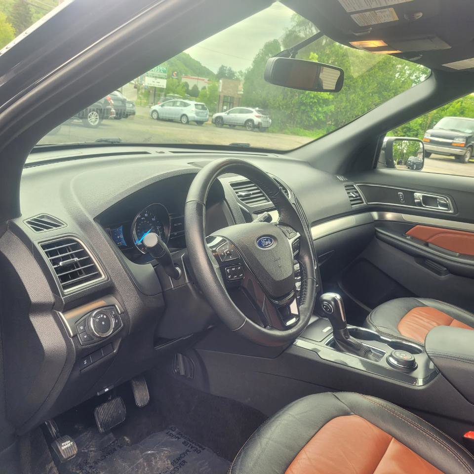 Used 2019 Ford Explorer XLT w/ Equipment Group 202A AWD/4WD image 13