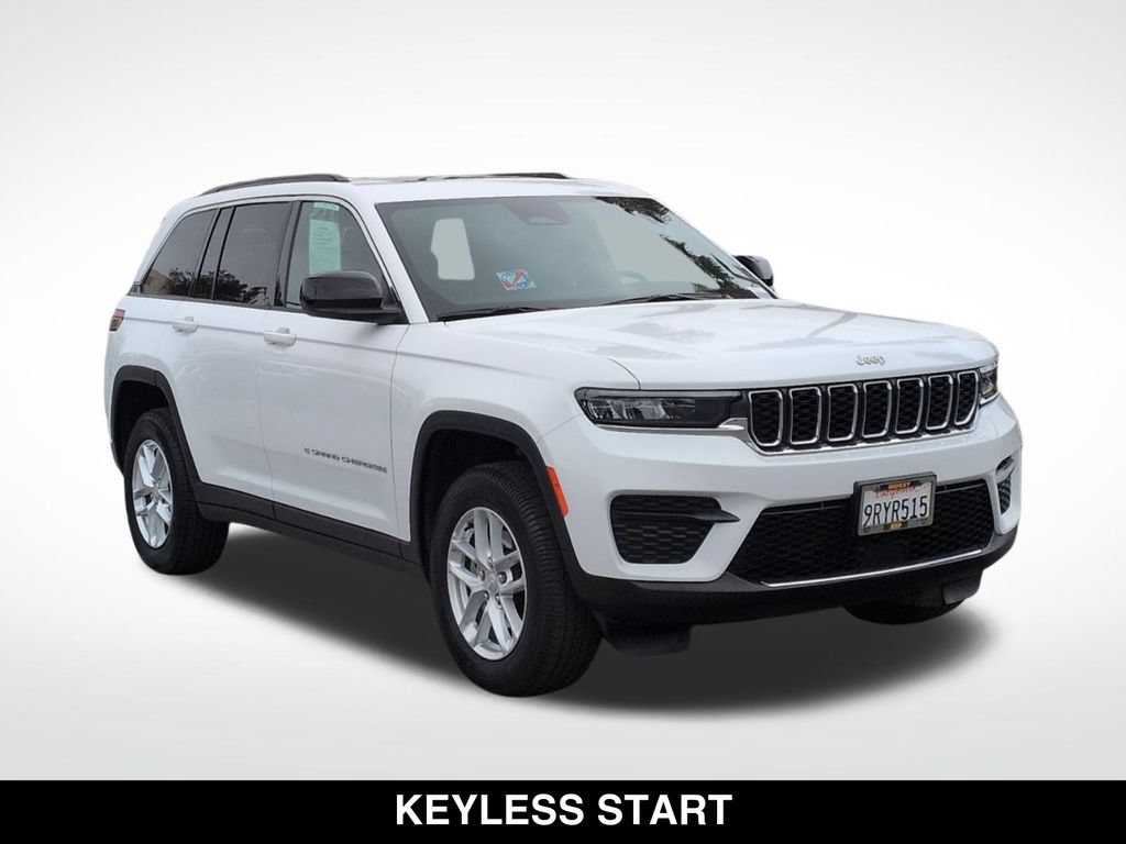 Used 2025 Jeep Grand Cherokee Laredo X AWD/4WD image 2