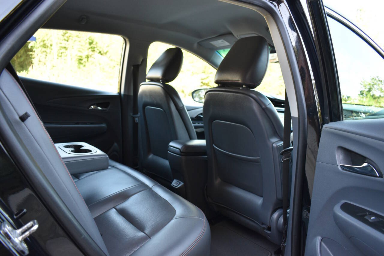 Used 2021 Chevrolet Bolt Premier w/ Infotainment Package FWD image 14
