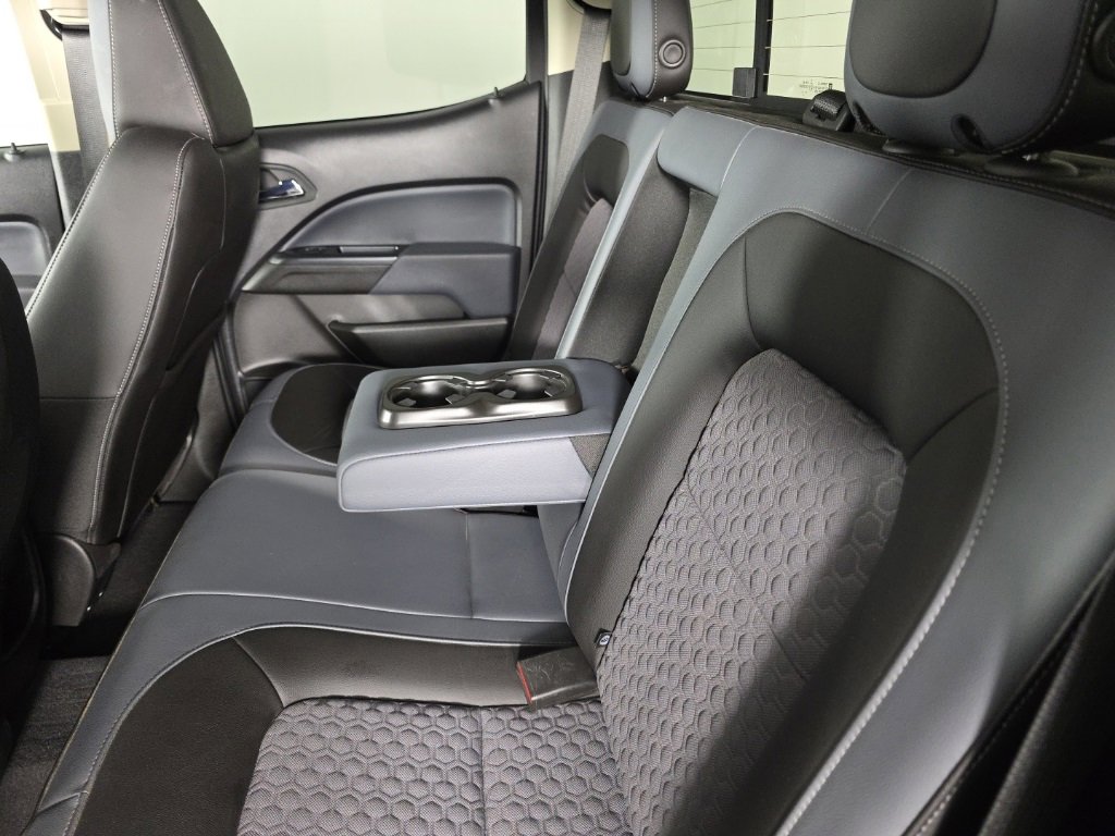 Used 2022 Chevrolet Colorado Z71 w/ Z71 Midnight Edition image 28