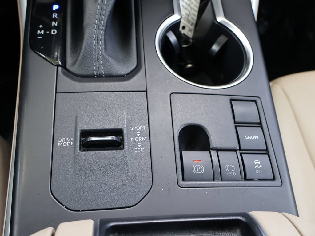 Used 2023 Toyota Highlander XLE FWD image 52