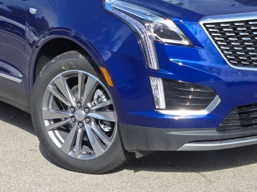 New 2025 Cadillac XT5 Premium Luxury image 3