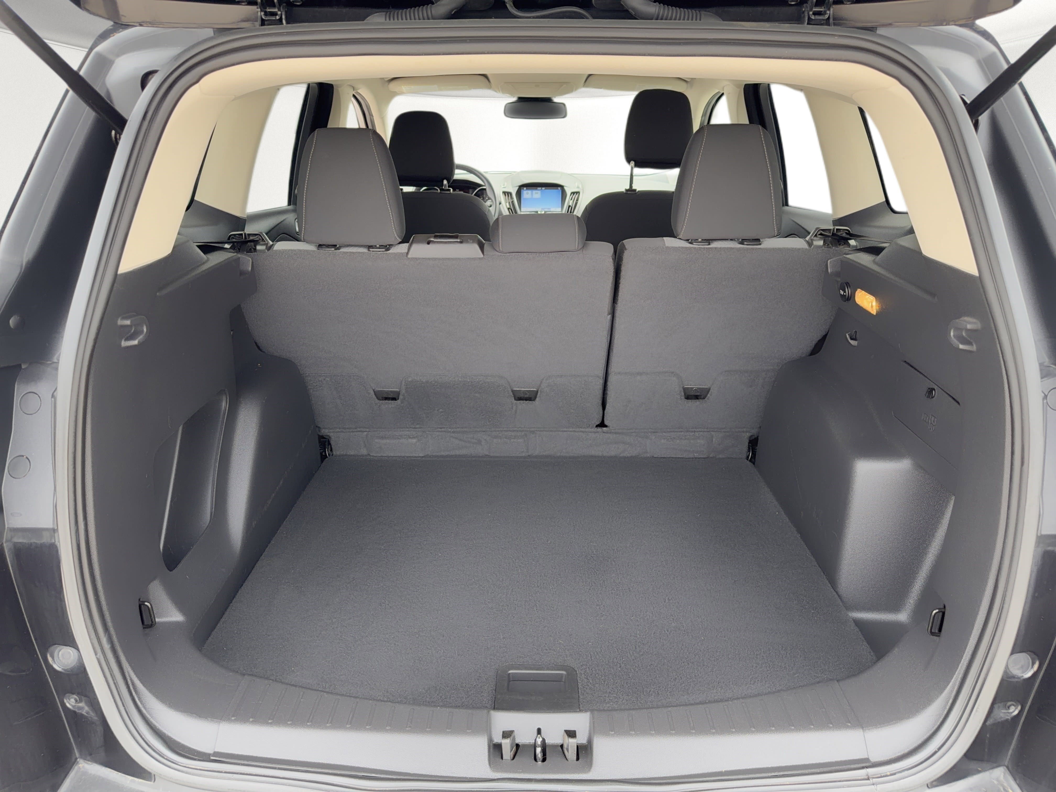 Used 2019 Ford Escape SE FWD image 13