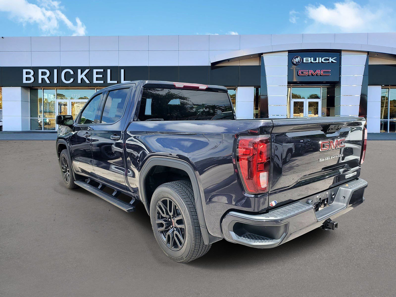 Used 2024 GMC Sierra 1500 Elevation RWD image 4