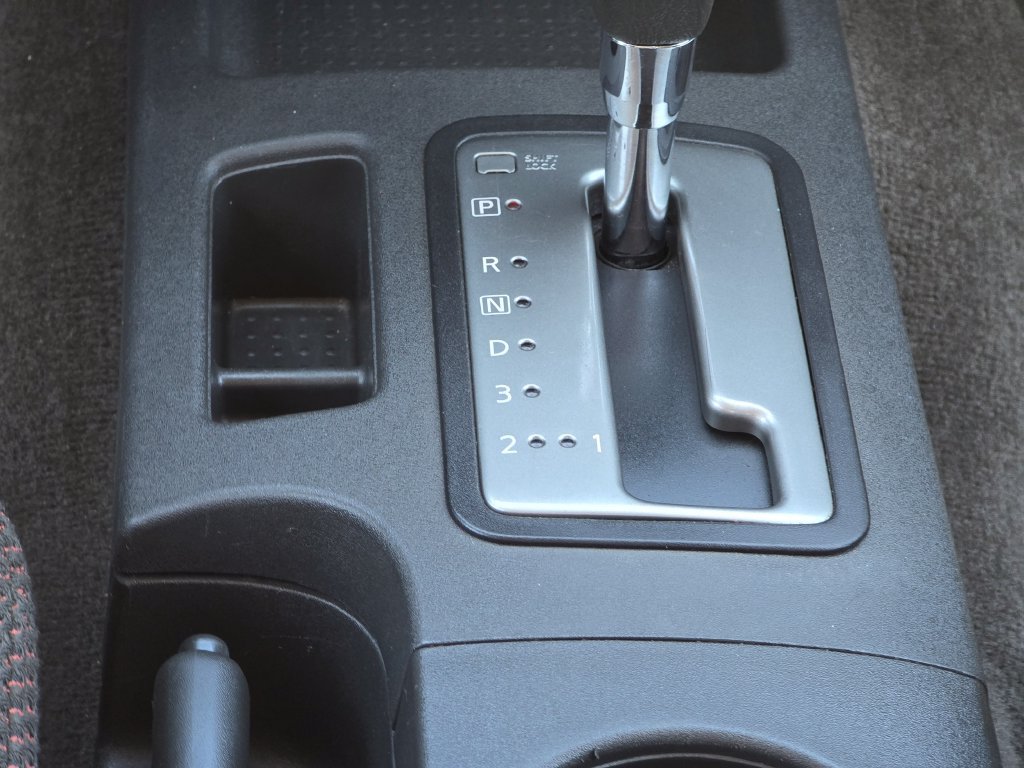 Used 2011 Nissan Frontier PRO-4X AWD/4WD image 33