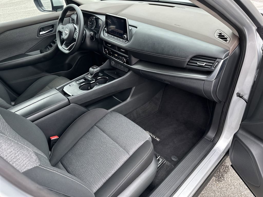 Used 2023 Nissan Rogue SV FWD image 37