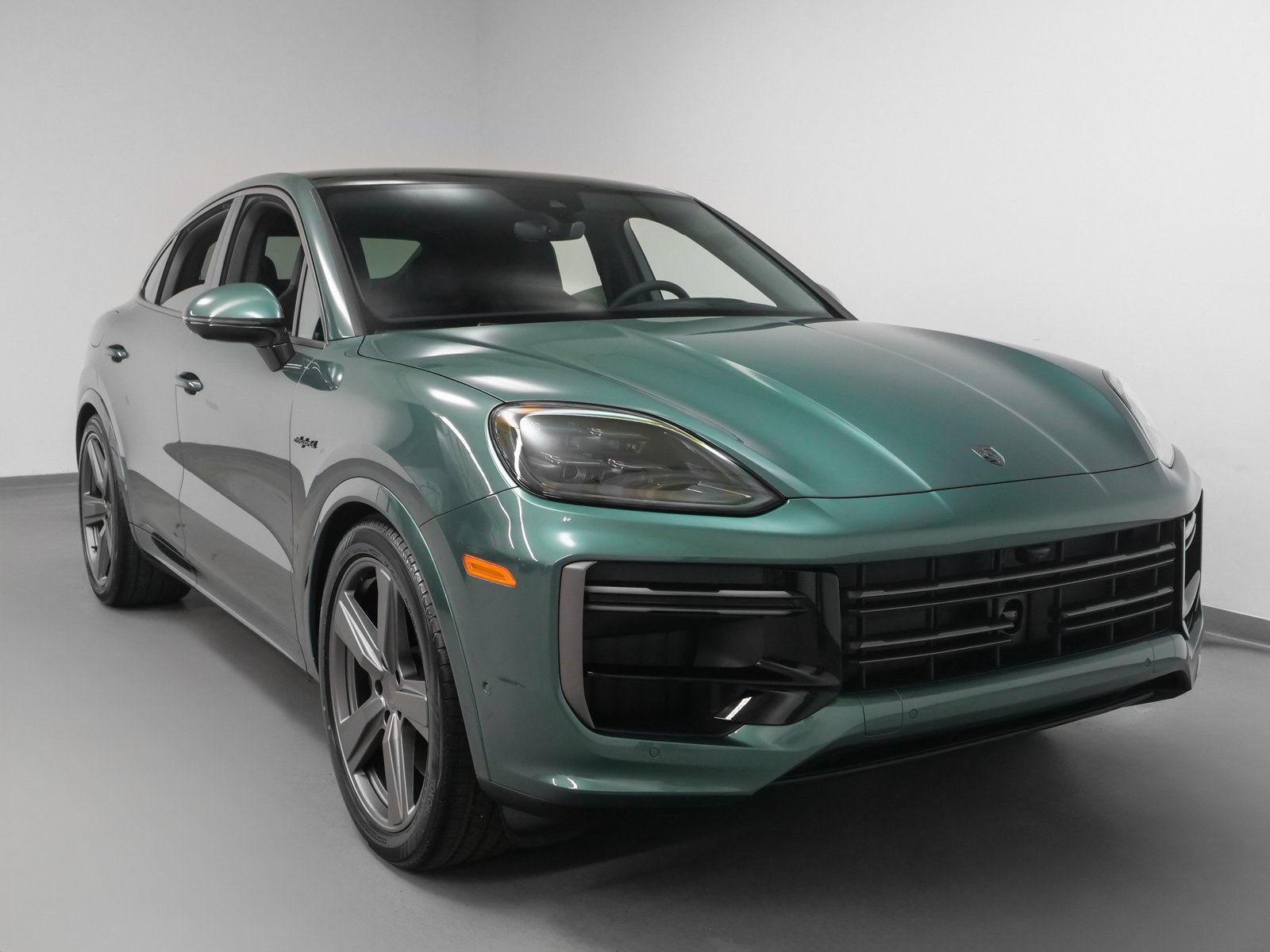Used 2025 Porsche Cayenne Turbo AWD/4WD image 9