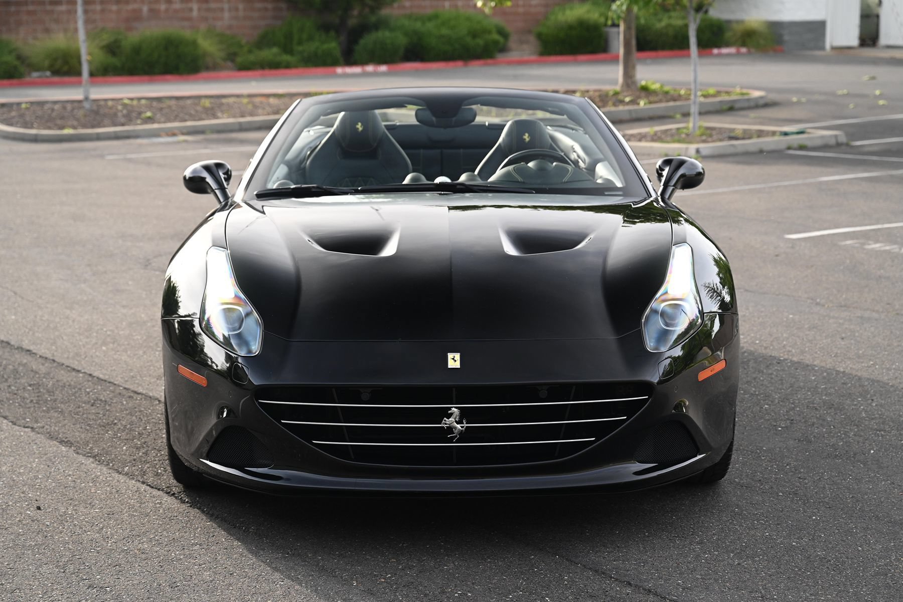 Used 2016 Ferrari California T RWD image 2