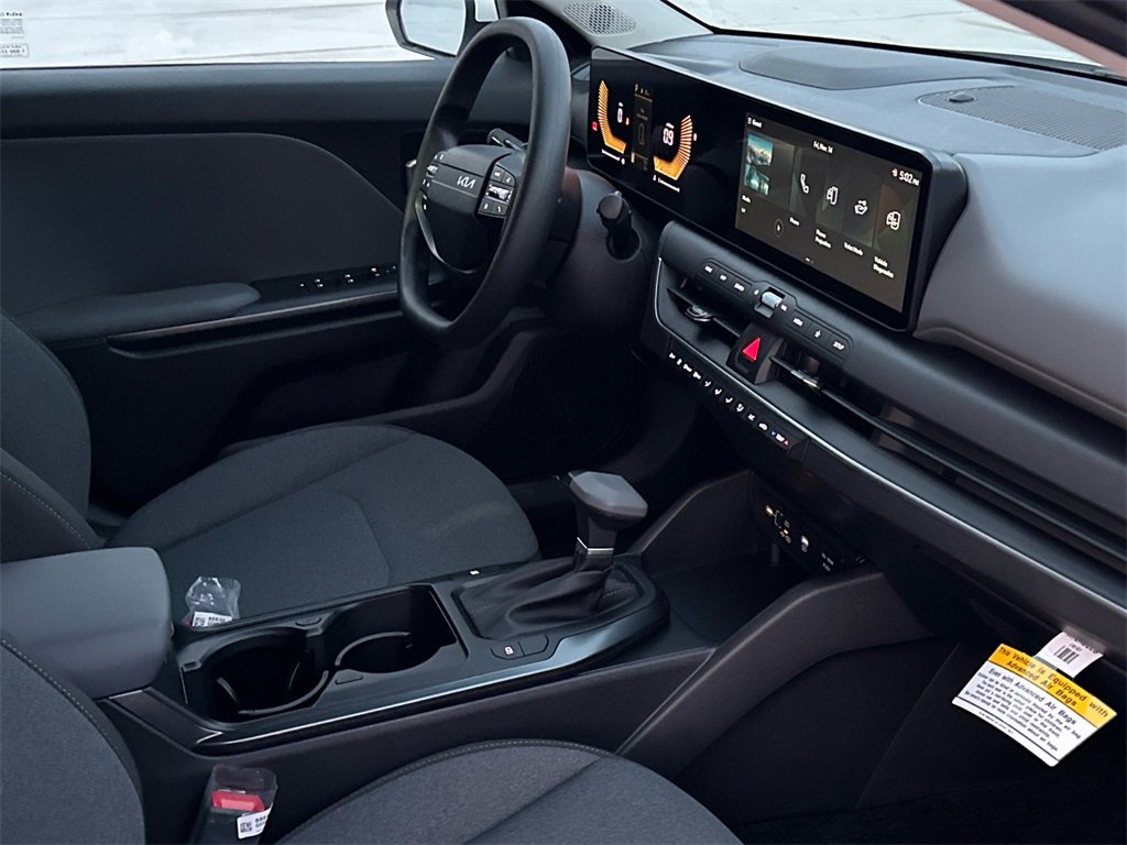 New 2025 Kia K4 LXS image 10