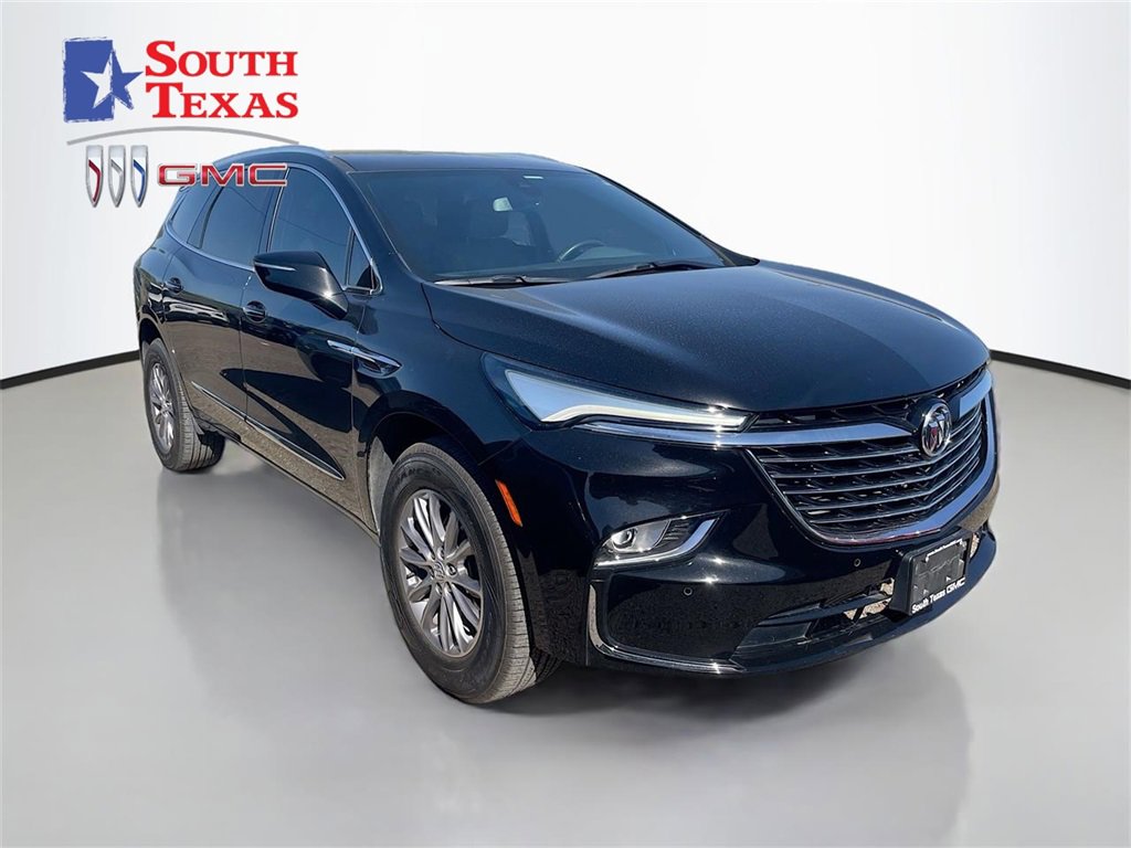 Used 2023 Buick Enclave Essence image 1